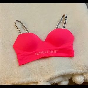 💵3 for $15💵 Victoria Secret T-shirt Bra